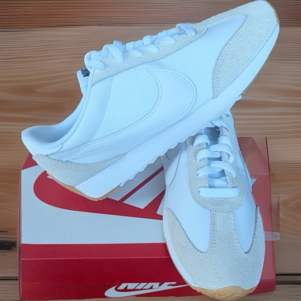 Nike Pacific Shoes White Gum Sneakers Retro OG HM4771-103 Womens Size 9.5